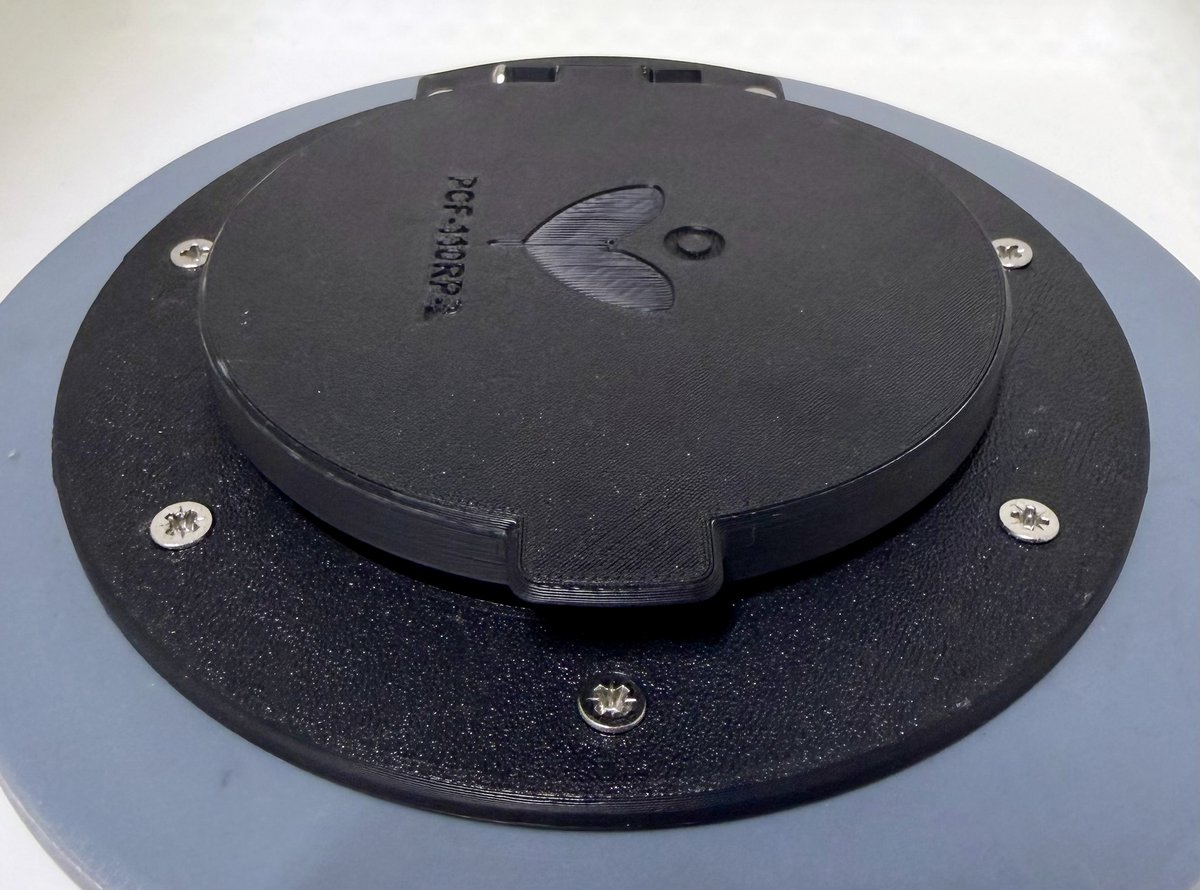 PCF-110RP-L hinged lid closed on its 110 mm inlet